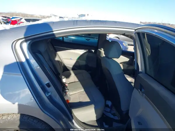 5NPD84LFXHH087504 2017 HYUNDAI ELANTRA - Image 8