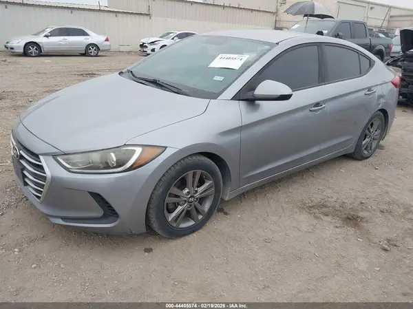 5NPD84LFXHH093996 2017 HYUNDAI ELANTRA - Image 2