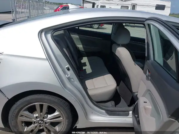 5NPD84LFXHH096753 2017 HYUNDAI ELANTRA - Image 8
