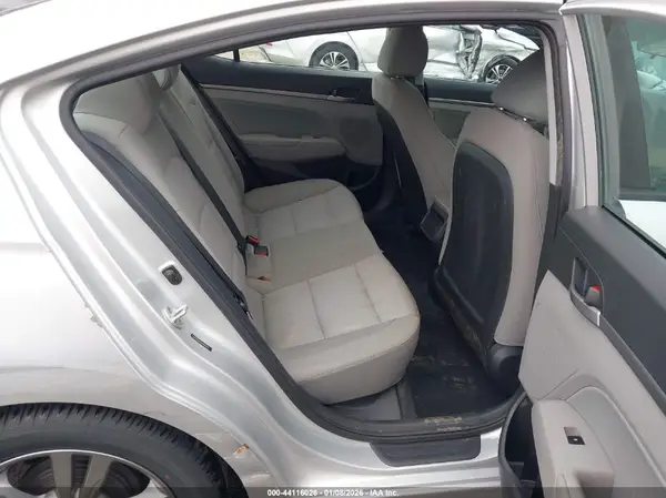 5NPD84LFXHH102678 2017 HYUNDAI ELANTRA - Image 8