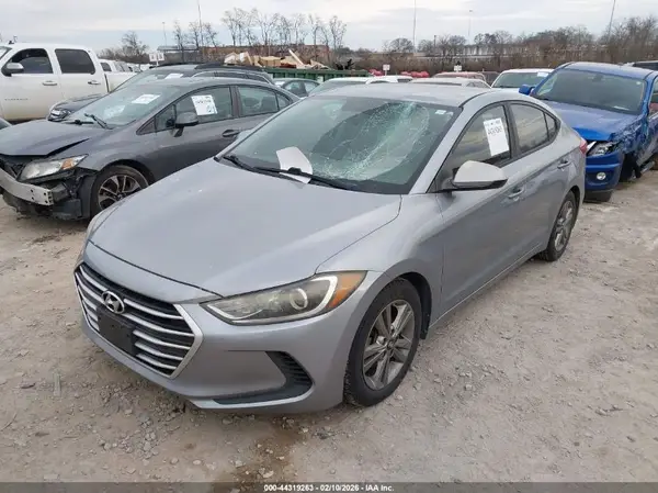 5NPD84LFXHH105984 2017 HYUNDAI ELANTRA - Image 2