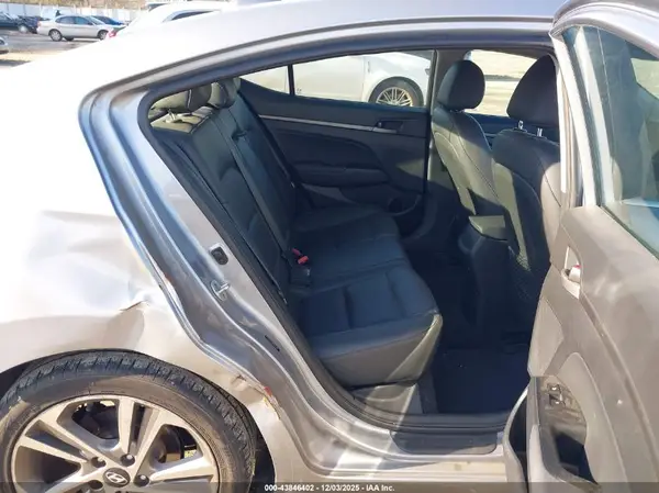 5NPD84LFXHH107086 2017 HYUNDAI ELANTRA - Image 8