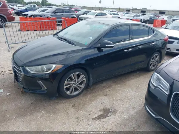 5NPD84LFXHH115592 2017 HYUNDAI ELANTRA - Image 2