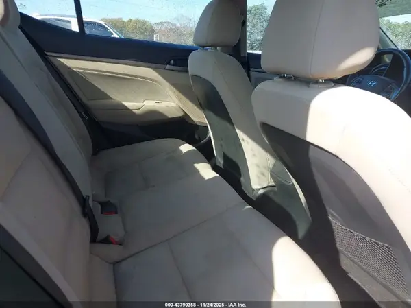 5NPD84LFXHH116791 2017 HYUNDAI ELANTRA - Image 8