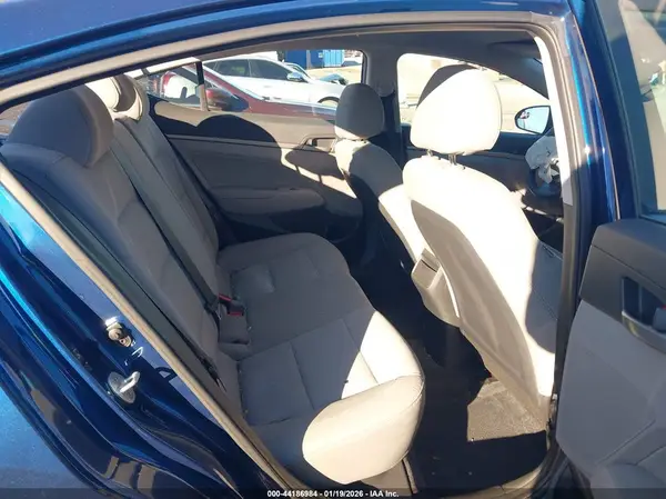 5NPD84LFXHH119819 2017 HYUNDAI ELANTRA - Image 8