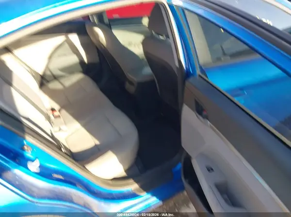 5NPD84LFXHH124938 2017 HYUNDAI ELANTRA - Image 8