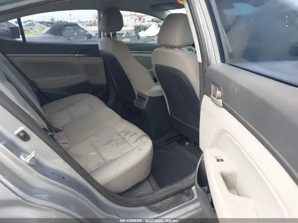 5NPD84LFXHH129461 2017 HYUNDAI ELANTRA - Image 8