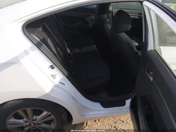 5NPD84LFXHH133042 2017 HYUNDAI ELANTRA - Image 8