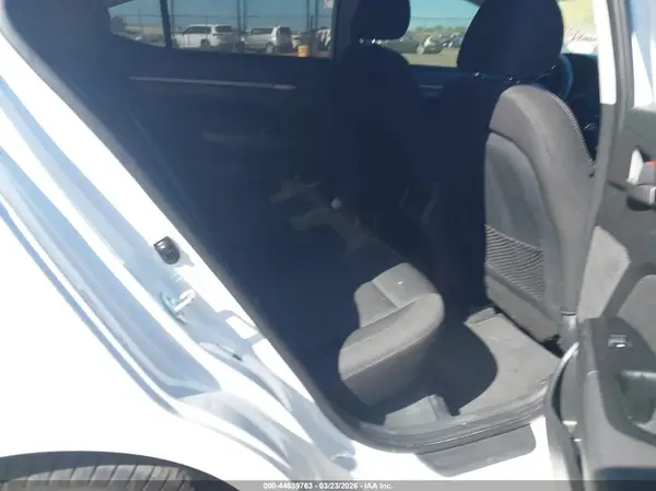 5NPD84LFXHH137138 2017 HYUNDAI ELANTRA - Image 8