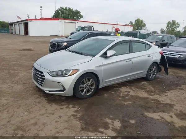 5NPD84LFXHH137544 2017 HYUNDAI ELANTRA - Image 2