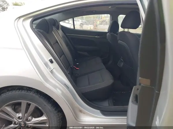 5NPD84LFXHH137544 2017 HYUNDAI ELANTRA - Image 8