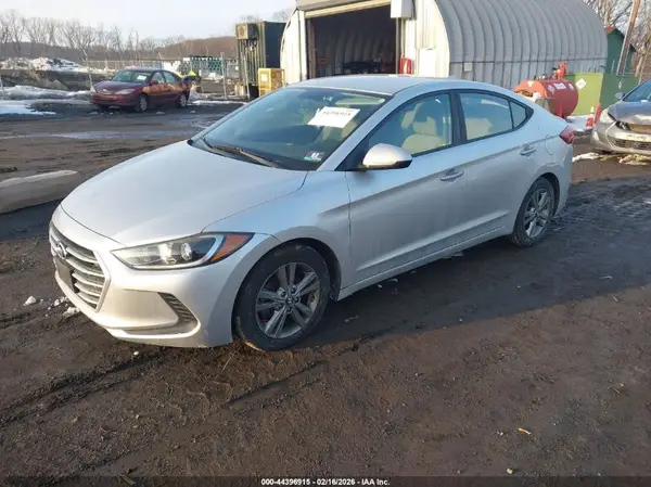 5NPD84LFXHH142033 2017 HYUNDAI ELANTRA - Image 2