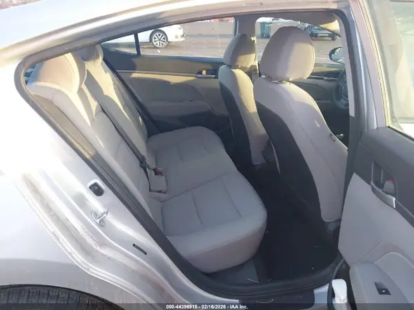 5NPD84LFXHH142033 2017 HYUNDAI ELANTRA - Image 8