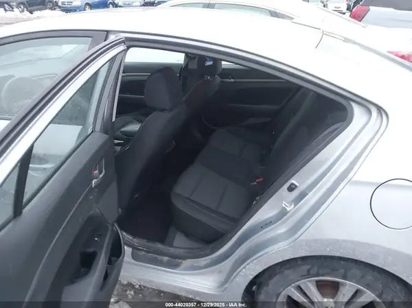 5NPD84LFXHH165036 2017 HYUNDAI ELANTRA - Image 8