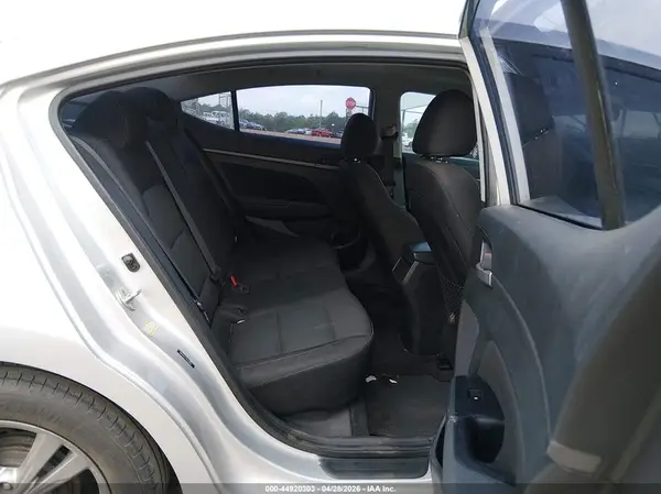 5NPD84LFXHH166025 2017 HYUNDAI ELANTRA - Image 8