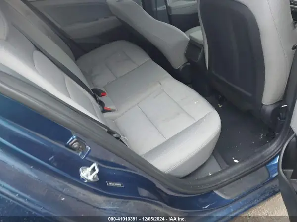 5NPD84LFXHH166705 2017 HYUNDAI ELANTRA - Image 8