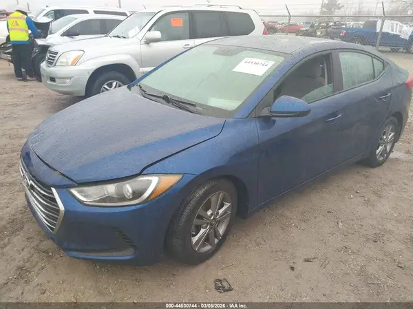 5NPD84LFXHH167384 2017 HYUNDAI ELANTRA - Image 2