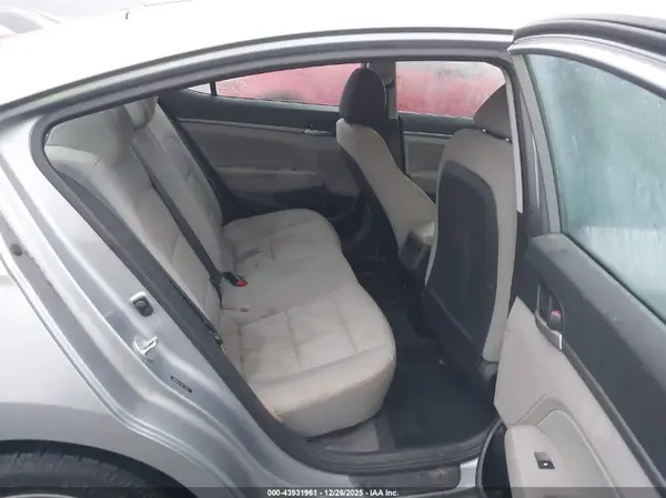 5NPD84LFXHH173024 2017 HYUNDAI ELANTRA - Image 8