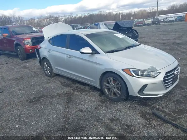 5NPD84LFXHH174996 2017 HYUNDAI ELANTRA - Image 1