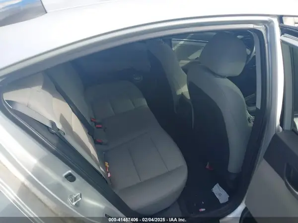 5NPD84LFXHH174996 2017 HYUNDAI ELANTRA - Image 8