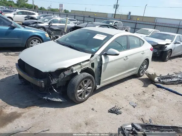 5NPD84LFXHH175596 2017 HYUNDAI ELANTRA - Image 2