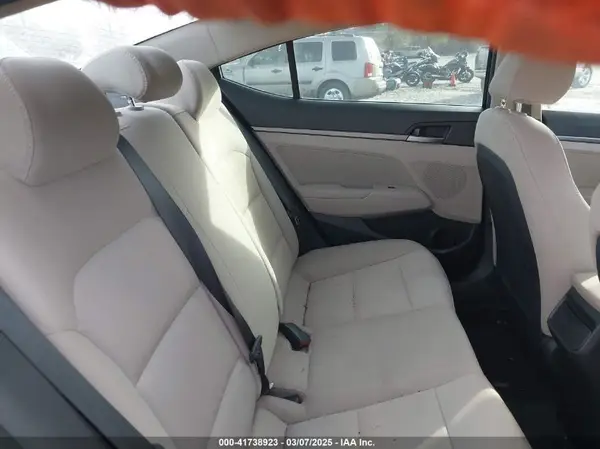 5NPD84LFXHH183200 2017 HYUNDAI ELANTRA - Image 8