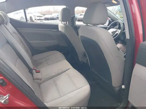 5NPD84LFXHH184699 2017 HYUNDAI ELANTRA - Image 8