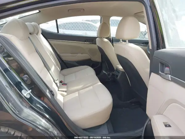 5NPD84LFXHH191863 2017 HYUNDAI ELANTRA - Image 8