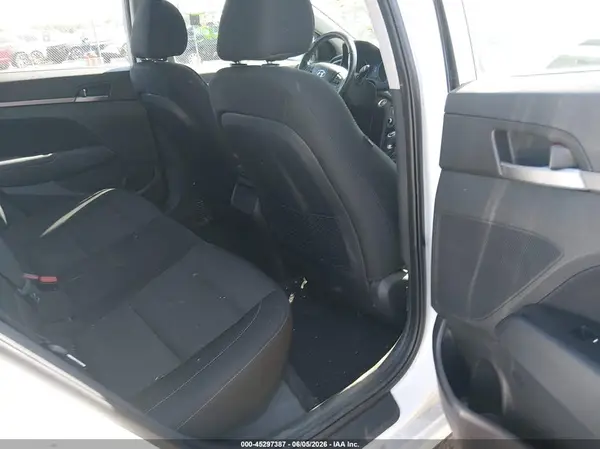 5NPD84LFXHH201114 2017 HYUNDAI ELANTRA - Image 8