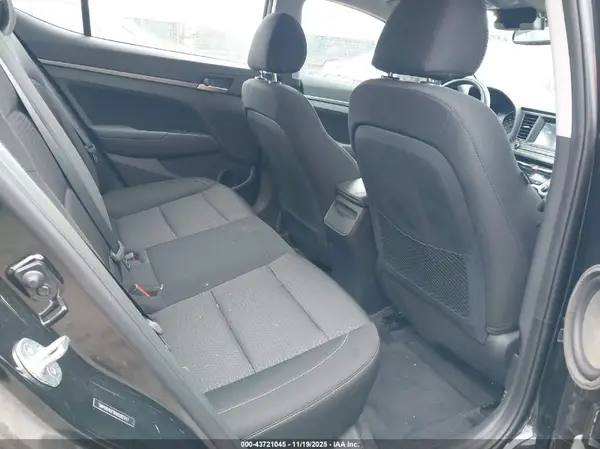 5NPD84LFXHH202747 2017 HYUNDAI ELANTRA - Image 8