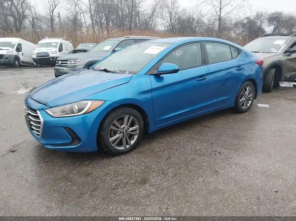 5NPD84LFXJH215701 2018 HYUNDAI ELANTRA - Image 2