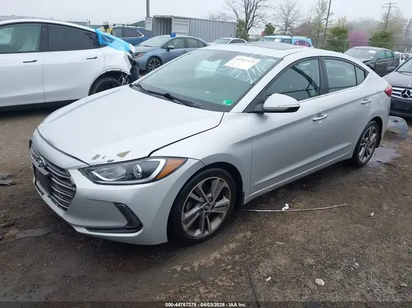5NPD84LFXJH215780 2018 HYUNDAI ELANTRA - Image 2
