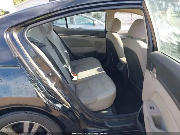 5NPD84LFXJH217187 2018 HYUNDAI ELANTRA - Image 8