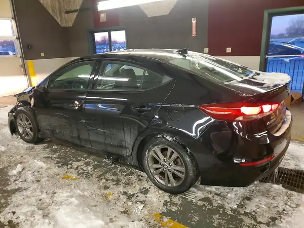 5NPD84LFXJH219070 2018 HYUNDAI ELANTRA - Image 2