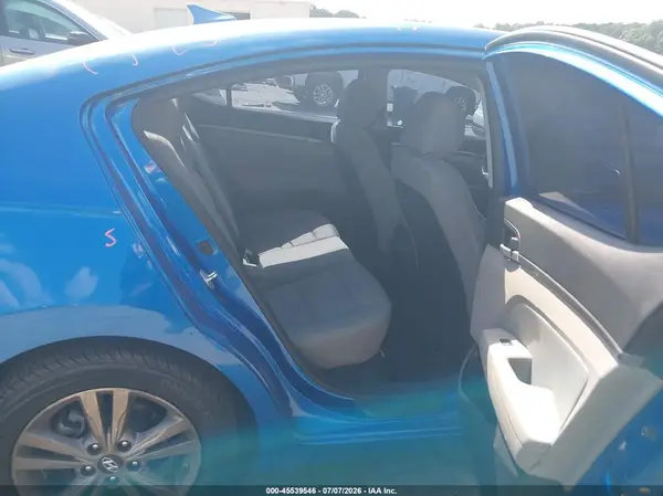 5NPD84LFXJH220252 2018 HYUNDAI ELANTRA - Image 8
