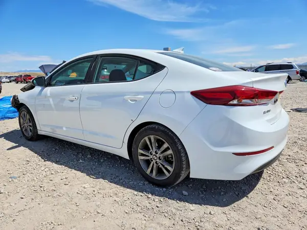 5NPD84LFXJH221174 2018 HYUNDAI ELANTRA - Image 2