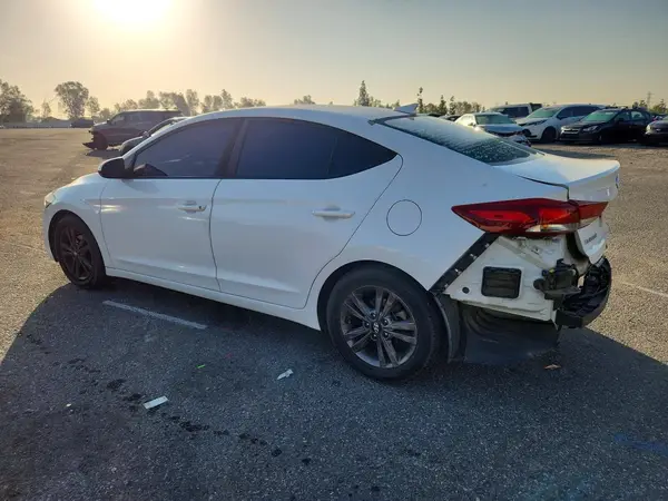 5NPD84LFXJH221529 2018 HYUNDAI ELANTRA - Image 2