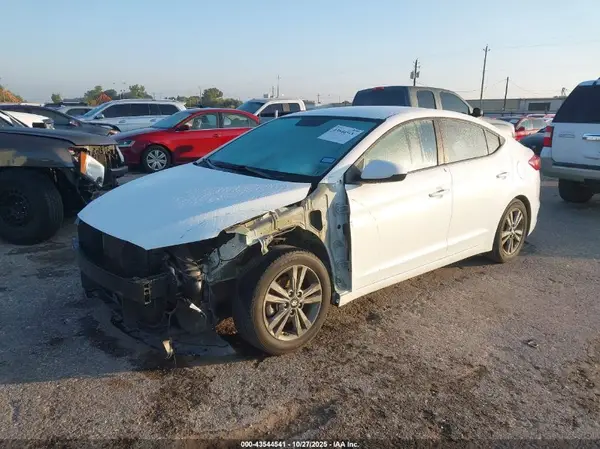 5NPD84LFXJH224091 2018 HYUNDAI ELANTRA - Image 2