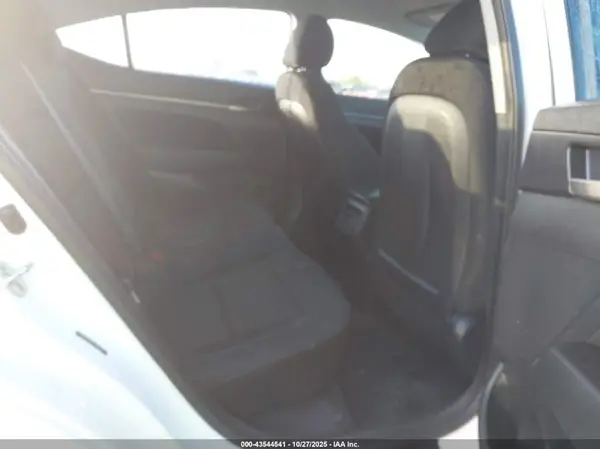 5NPD84LFXJH224091 2018 HYUNDAI ELANTRA - Image 8