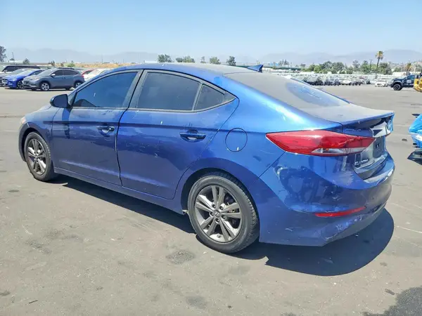 5NPD84LFXJH224303 2018 HYUNDAI ELANTRA - Image 2