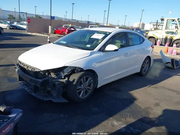 5NPD84LFXJH224317 2018 HYUNDAI ELANTRA - Image 2