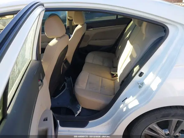 5NPD84LFXJH224317 2018 HYUNDAI ELANTRA - Image 8