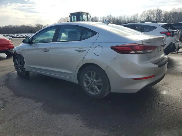 5NPD84LFXJH224544 2018 HYUNDAI ELANTRA - Image 2