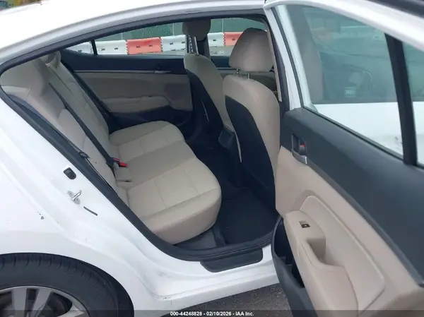 5NPD84LFXJH224673 2018 HYUNDAI ELANTRA - Image 8