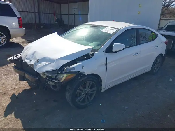5NPD84LFXJH230960 2018 HYUNDAI ELANTRA - Image 2