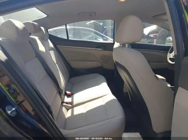 5NPD84LFXJH234779 2018 HYUNDAI ELANTRA - Image 8