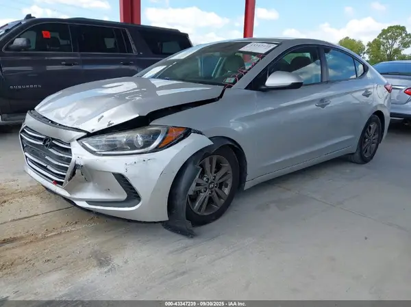 5NPD84LFXJH235849 2018 HYUNDAI ELANTRA - Image 2
