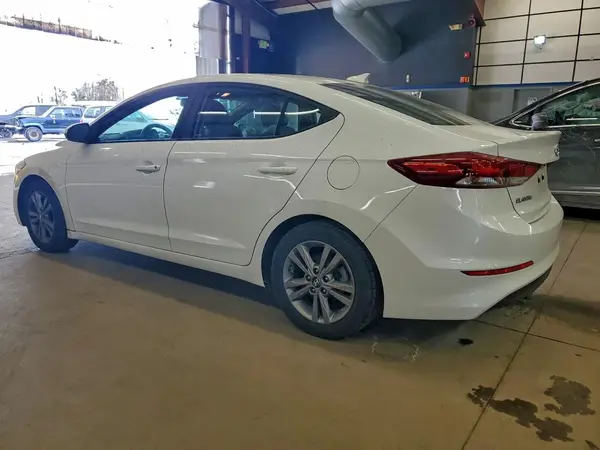 5NPD84LFXJH240601 2018 HYUNDAI ELANTRA - Image 2