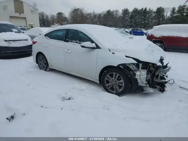 5NPD84LFXJH240744 2018 HYUNDAI ELANTRA - Image 1