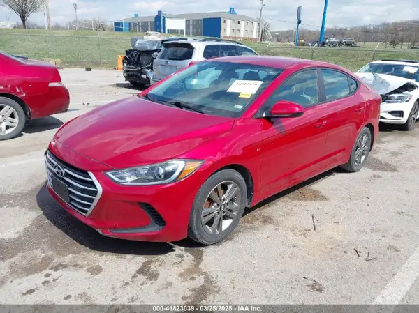 5NPD84LFXJH243479 2018 HYUNDAI ELANTRA - Image 2